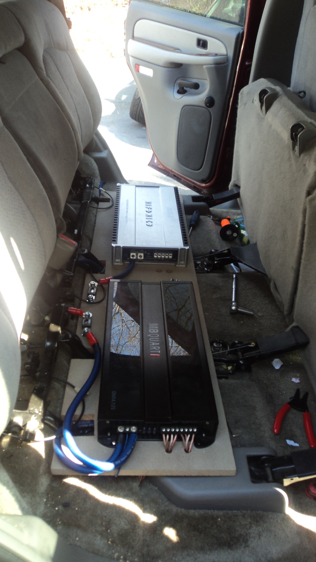 4 15' D-cons in a tahoe.  thank's Aaron